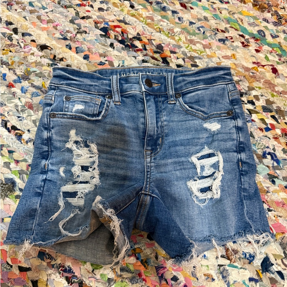 Distressed American Eagle shorts. Size 00